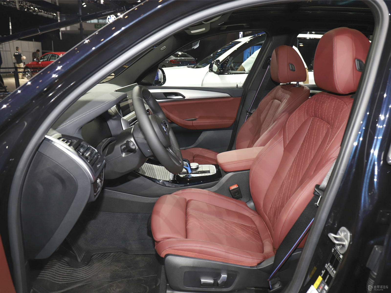 寶馬iX3 2021款改款創(chuàng)領(lǐng)型 科技與豪華融合的內(nèi)飾體驗